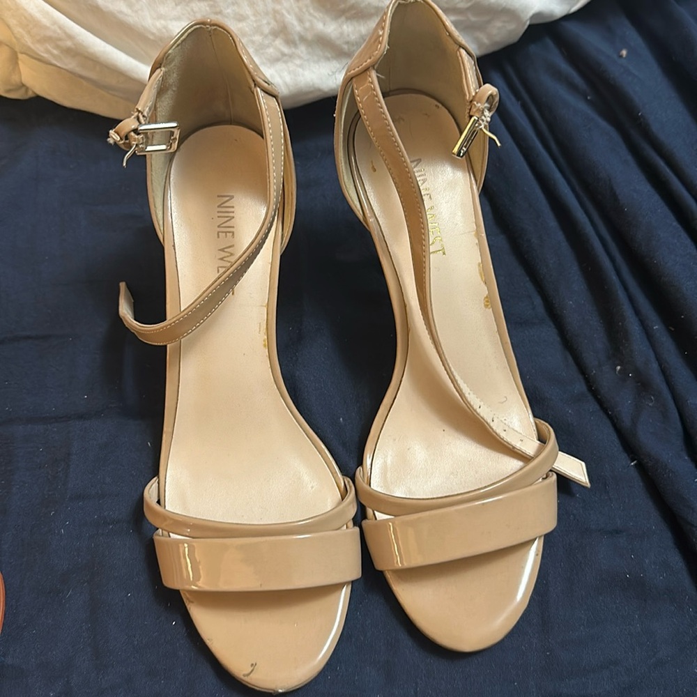 nine west nude heels